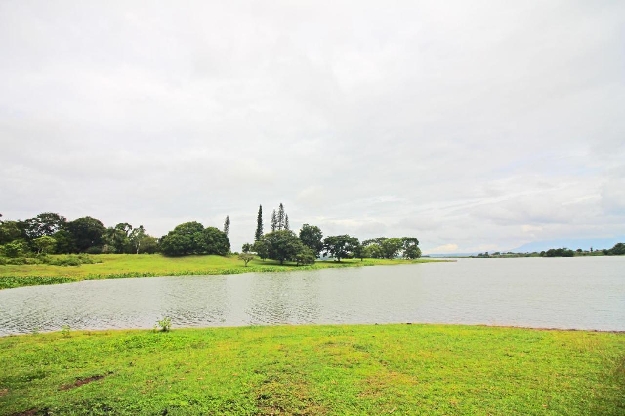 Caliraya Resort Club Lumban Exteriör bild