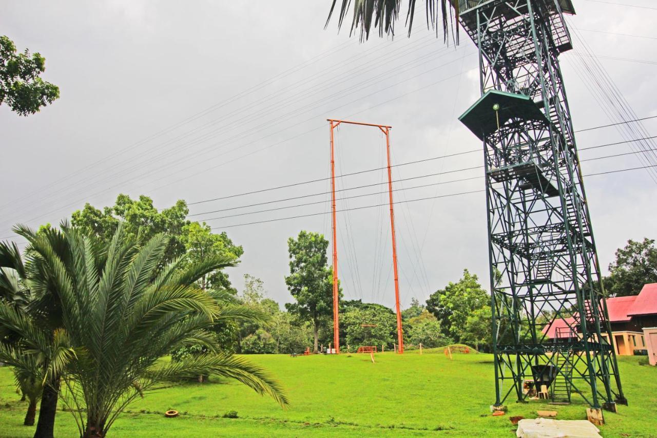 Caliraya Resort Club Lumban Exteriör bild